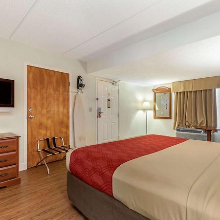 Econo Lodge Inn & Suites Lugoff Bagian luar foto