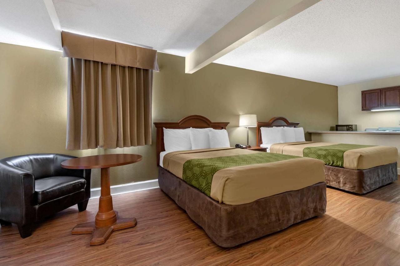 Econo Lodge Inn & Suites Lugoff Bagian luar foto