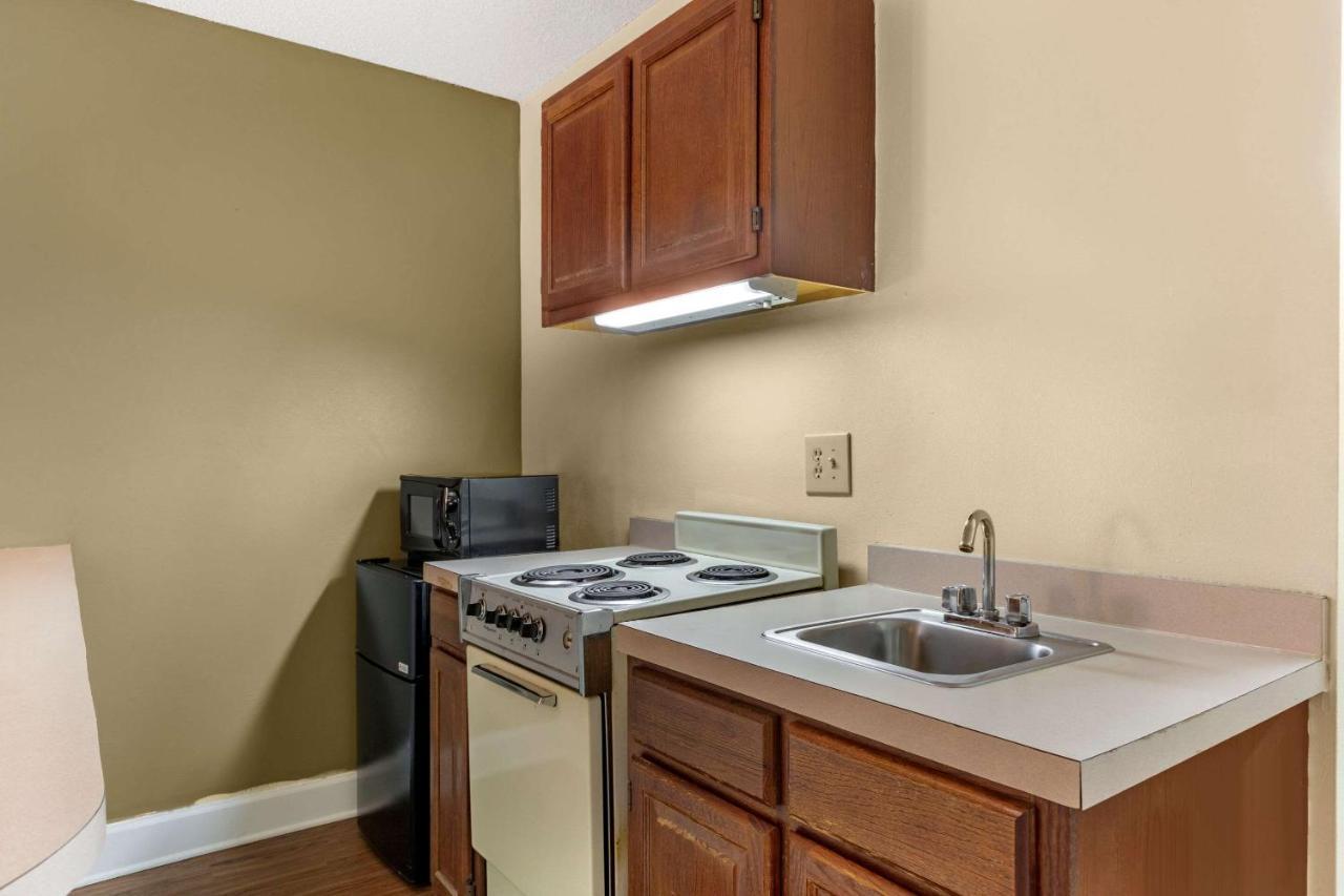 Econo Lodge Inn & Suites Lugoff Bagian luar foto