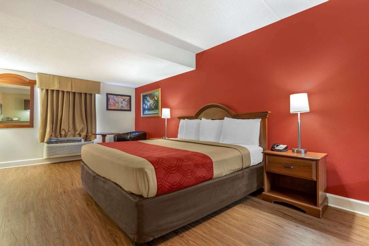 Econo Lodge Inn & Suites Lugoff Bagian luar foto