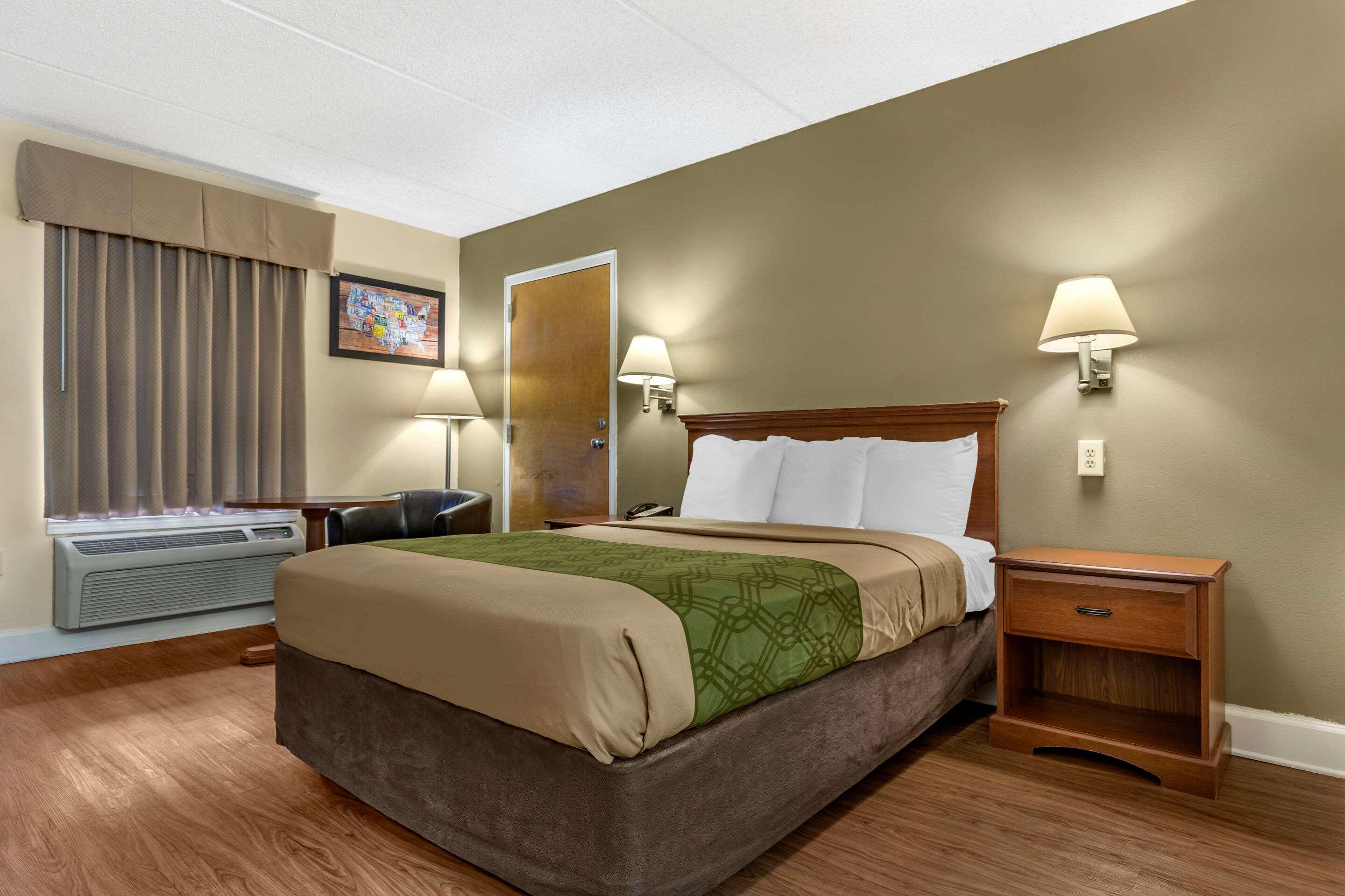 Econo Lodge Inn & Suites Lugoff Bagian luar foto
