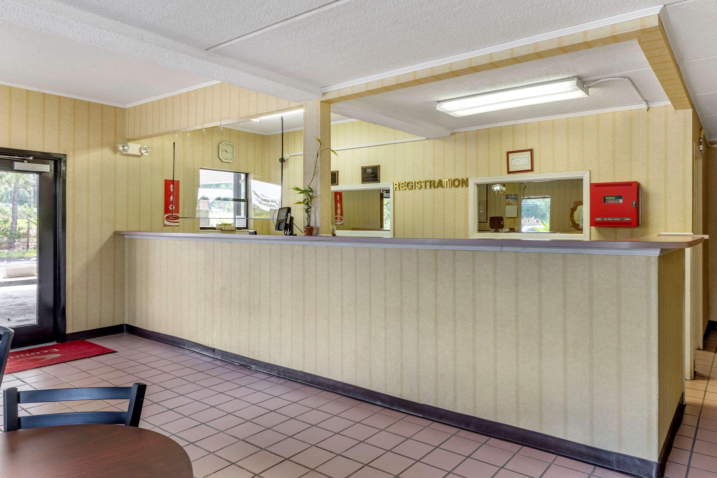 Econo Lodge Inn & Suites Lugoff Bagian luar foto
