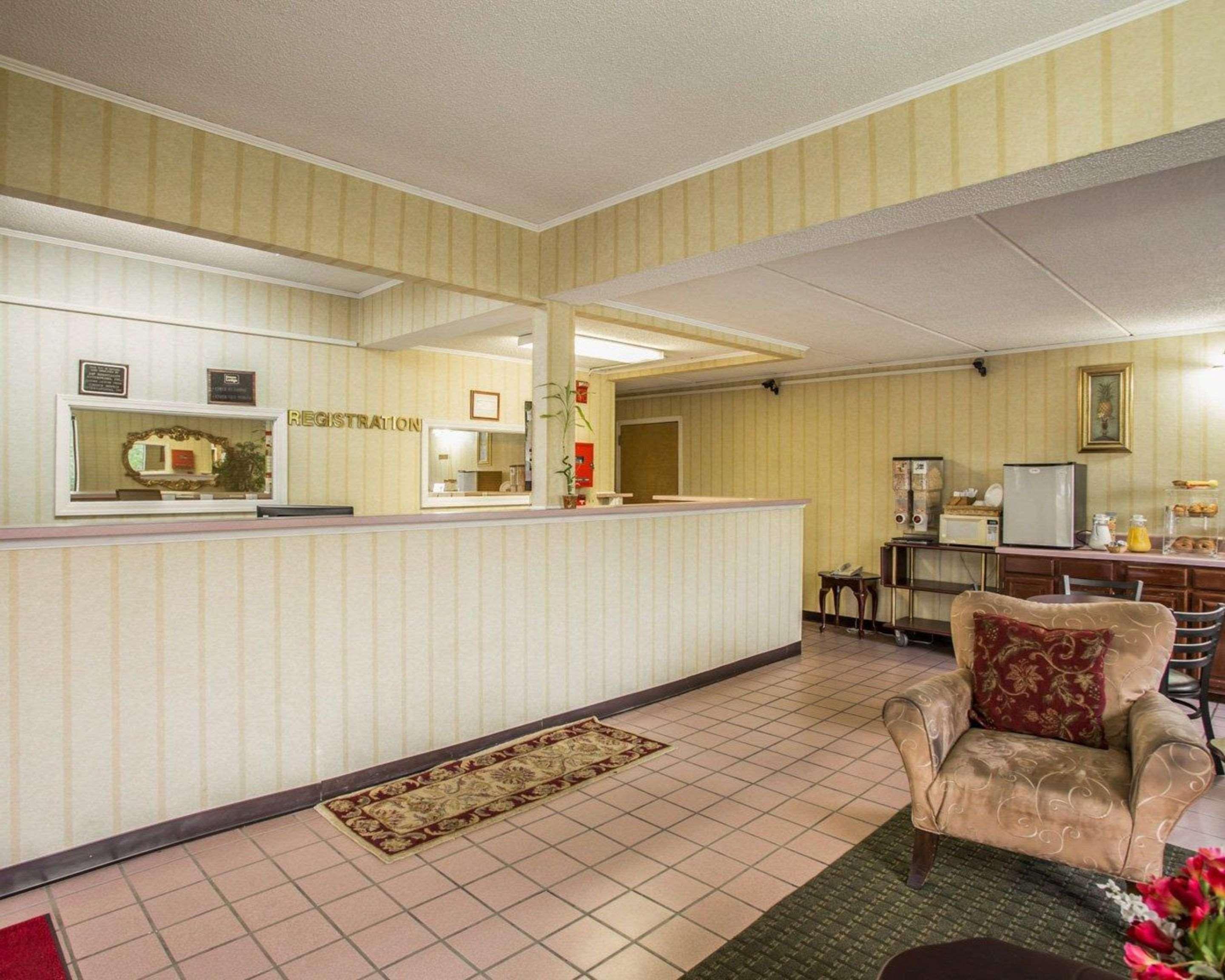 Econo Lodge Inn & Suites Lugoff Bagian luar foto