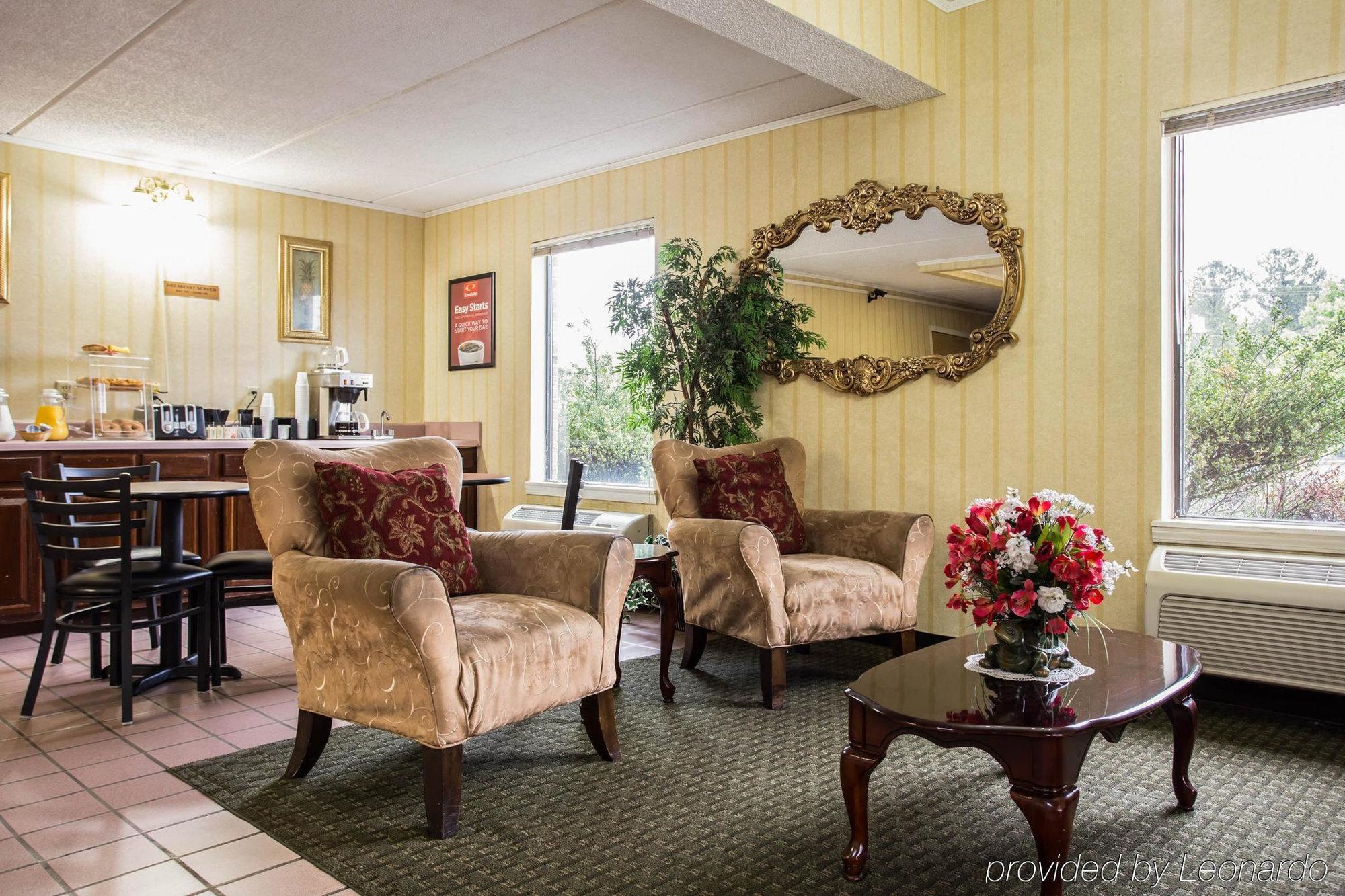 Econo Lodge Inn & Suites Lugoff Bagian luar foto