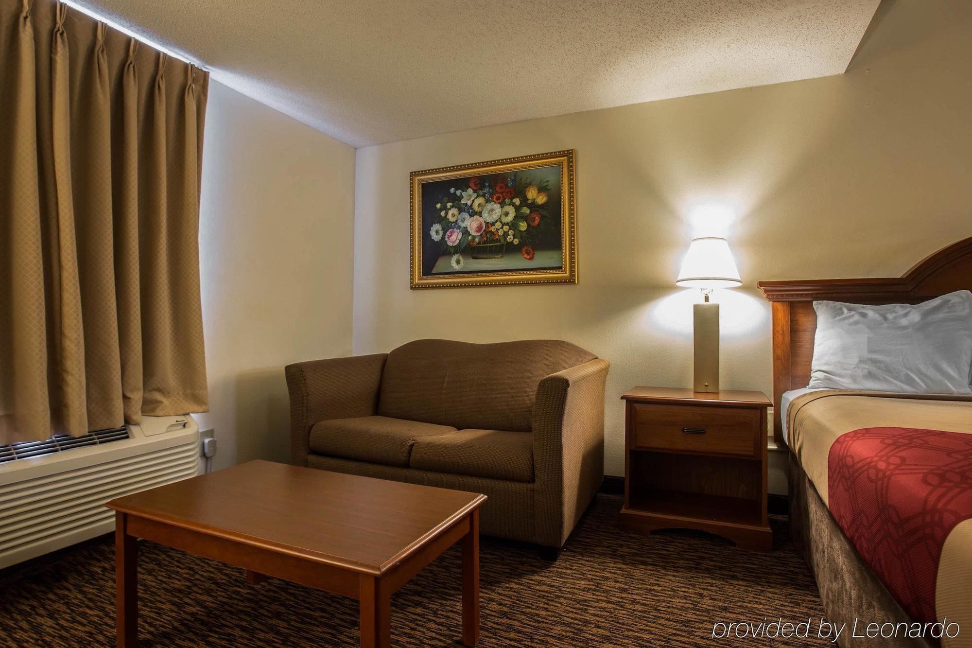 Econo Lodge Inn & Suites Lugoff Bagian luar foto