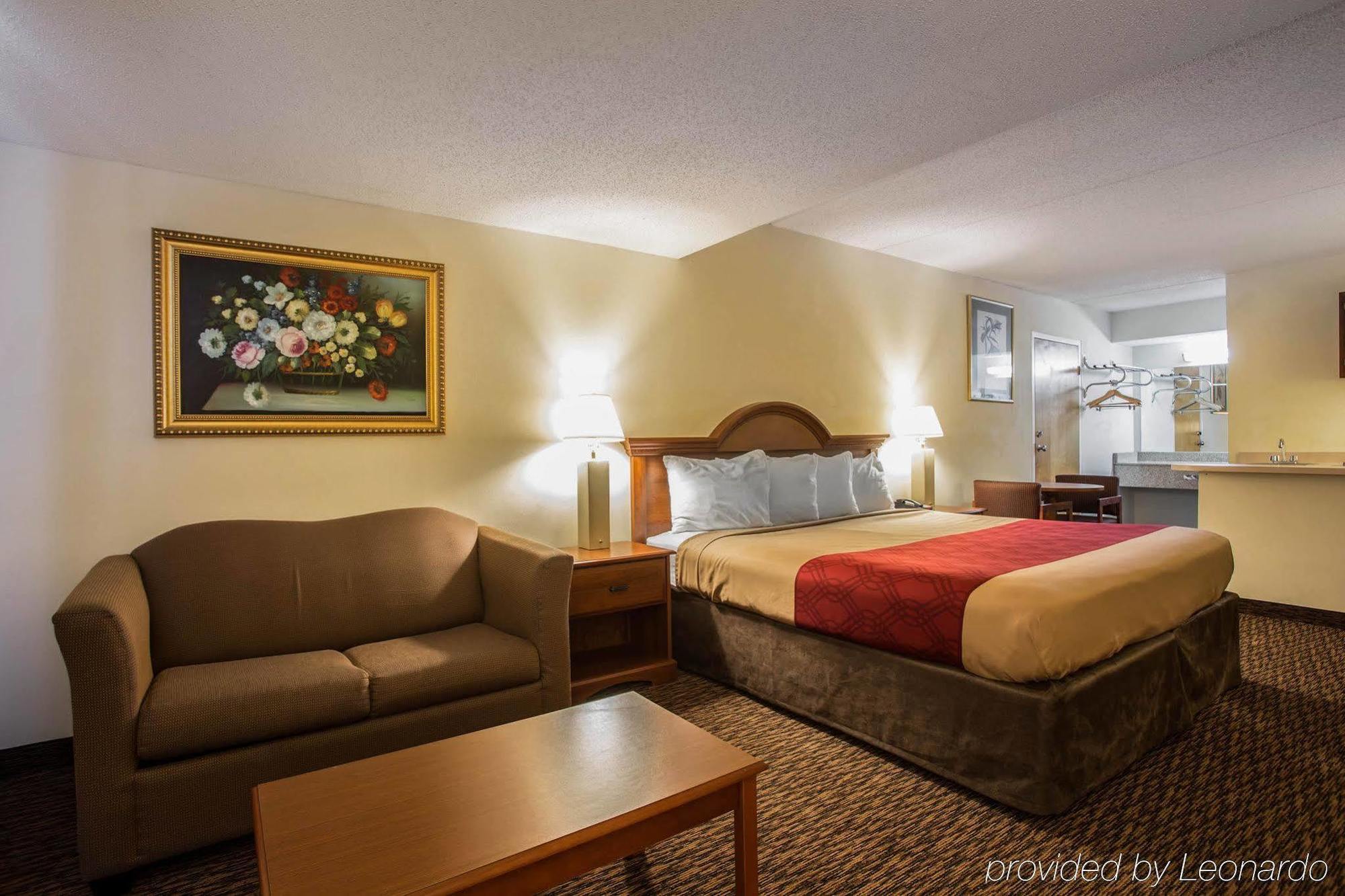 Econo Lodge Inn & Suites Lugoff Bagian luar foto