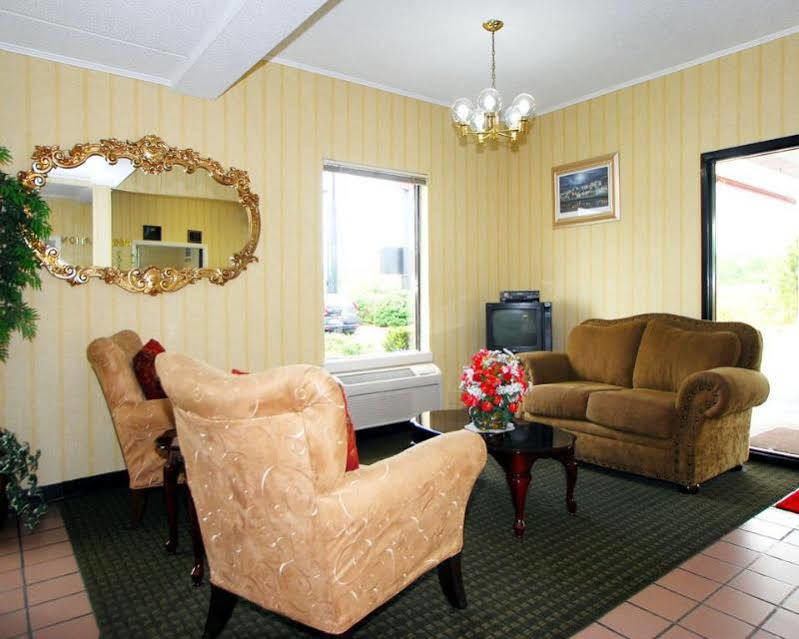 Econo Lodge Inn & Suites Lugoff Bagian luar foto